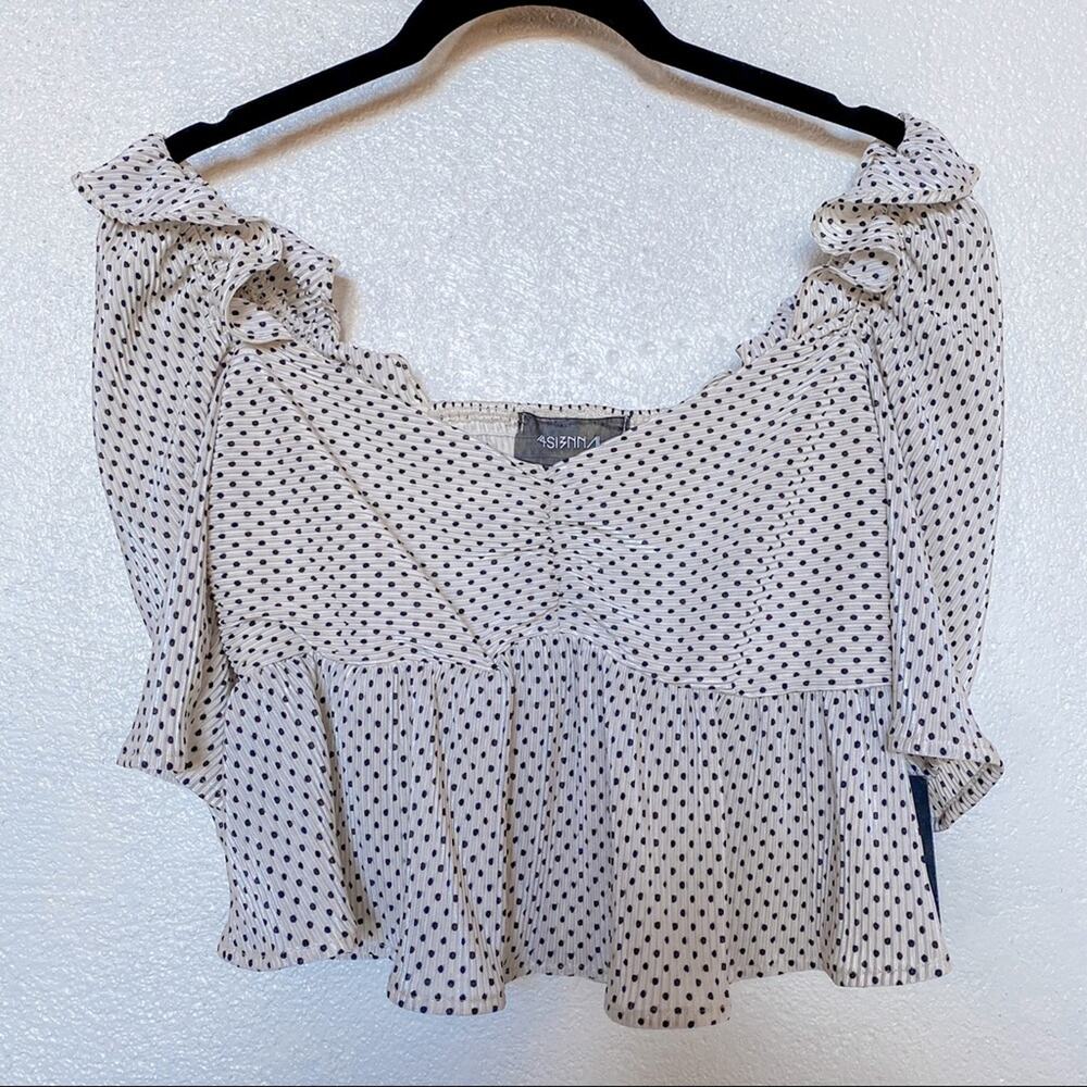 4SI3NNA Chelcie Cream Top Size Small